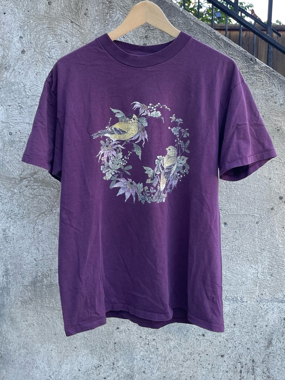 Vintage 90s birds and flowers single stitch purple shirt large